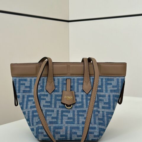 FENDI 新款折叠包Origami 款号8626s