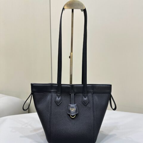 FENDI 新款折叠包Origami 款号8626As