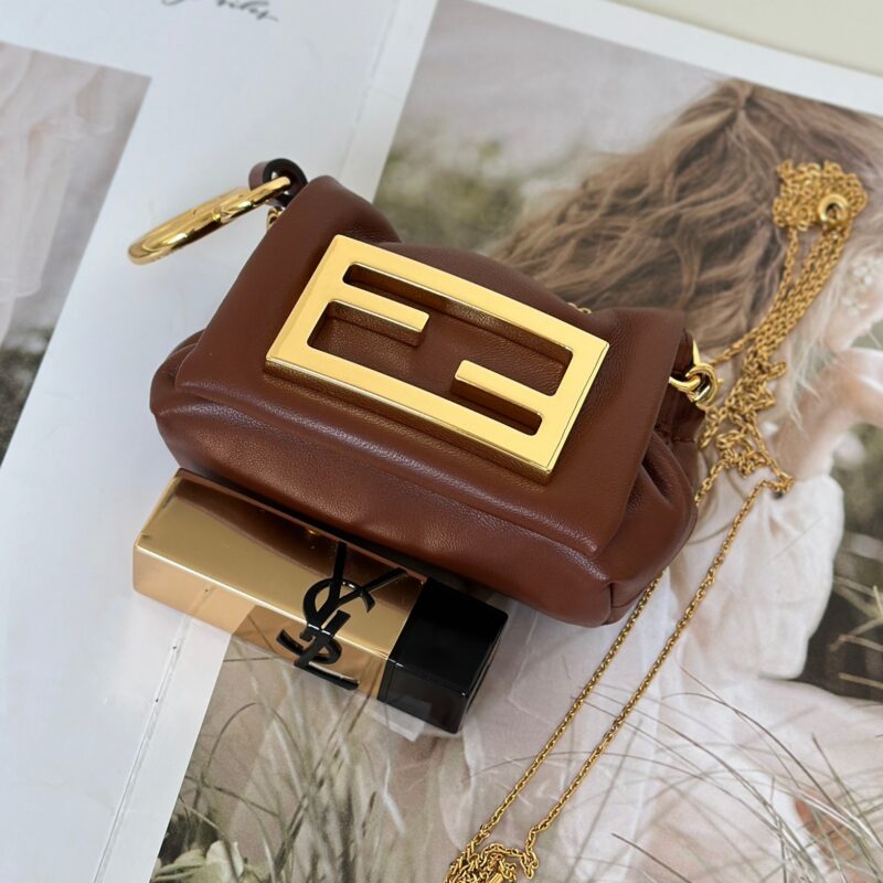 FENDI 全新 Nano Mamma Baguette 款号 8677迷你