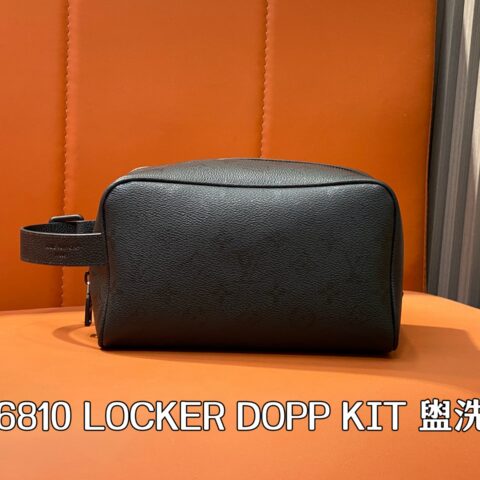 【原单精品】M26810黑灰色 手拿包洗漱包 当季新款 LOCKER DOPP KIT 盥洗袋