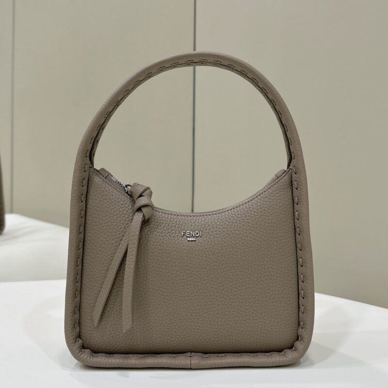 FENDI 新品迷你腋下包 款号:80165A鸽子灰