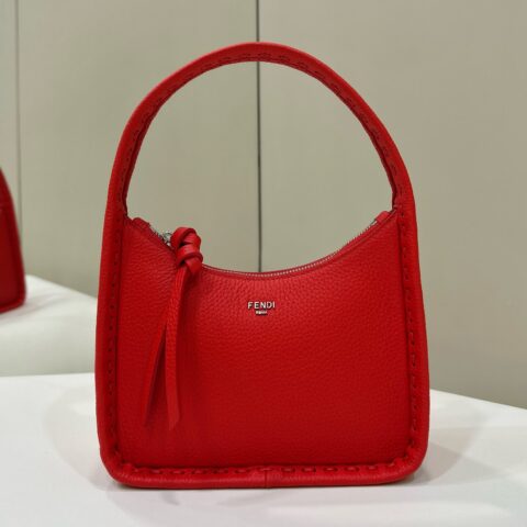FENDI 新品迷你腋下包 款号：80165