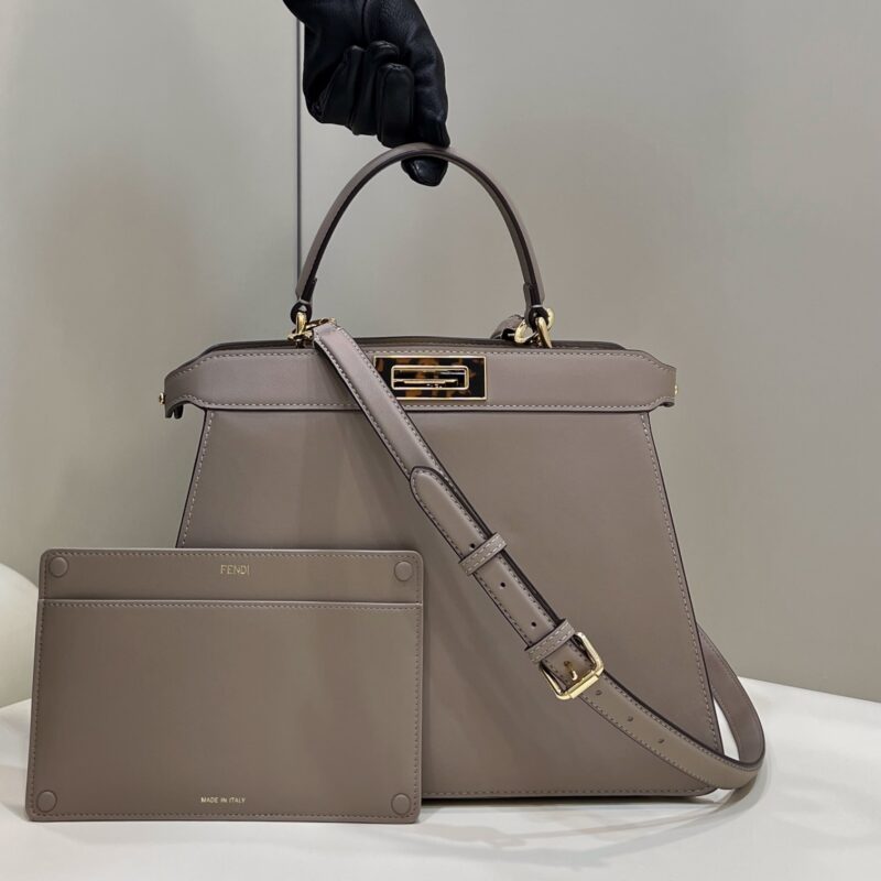 FENDI 新款 𝐅𝐄𝐍𝐃𝐈 𝐏𝐞𝐞𝐤𝐚𝐛𝐨𝐨鸽子灰 款号70193L-A