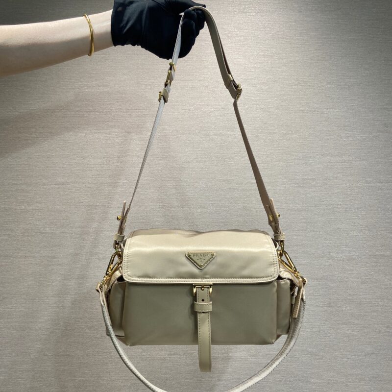 PRADA 新款邮差包 1BD394新色