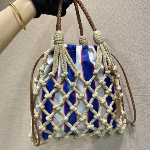 PRADA 新品款手工线绳包的macramé设计 1BC111编织