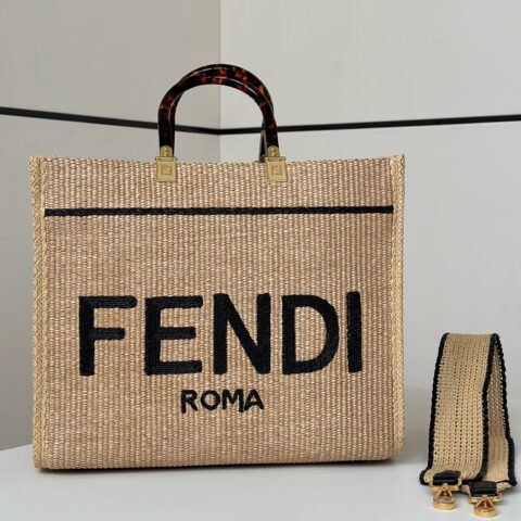 FENDI 𝐒𝐮𝐧𝐬𝐡𝐢𝐧𝐞 手工草编𝐭𝐨𝐭𝐞 款号8389A杏/克
