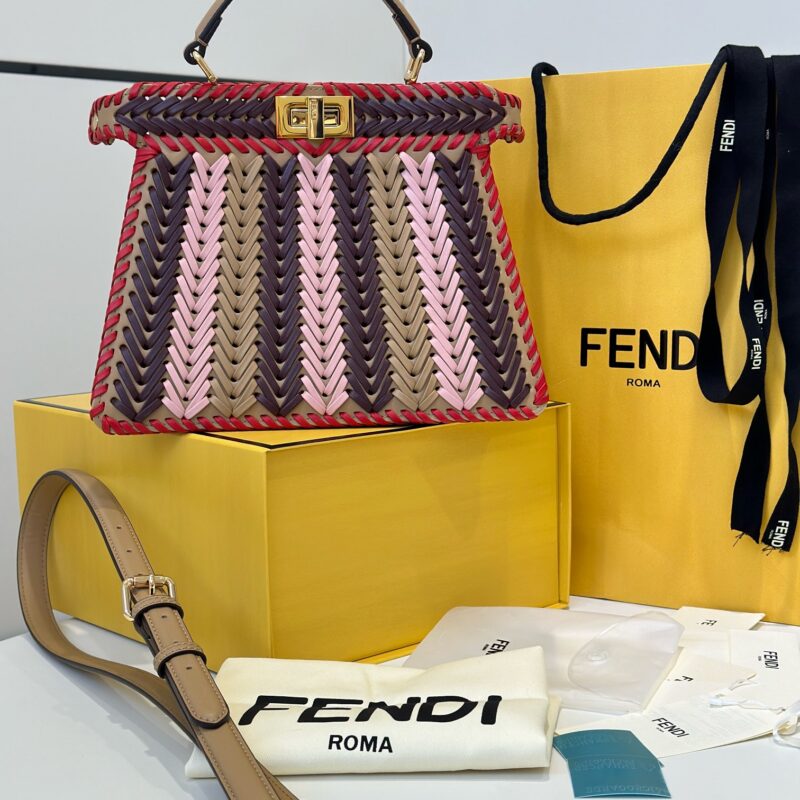 FENDI Peekaboo ISeeU全新系列全皮编织款 款号80173m卡其