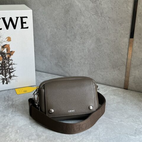 LOEWE  mini Pebble邮差包 0521