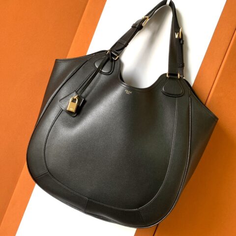 CELINE  秋冬最新品上线 CE Alice Hobo手袋👜 款号：119353