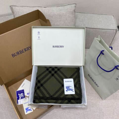 Burberry ｜『宽版格纹丝毛混纺围巾』默绿色