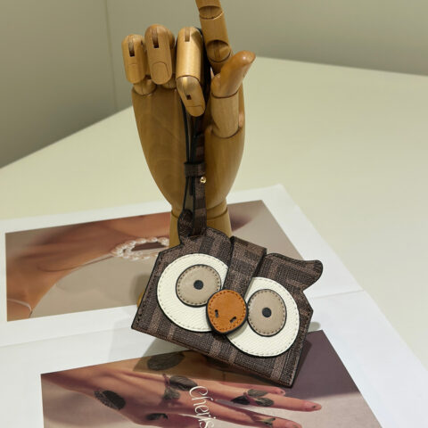 FENDI 全新动物系列卡包挂件 款号 66816