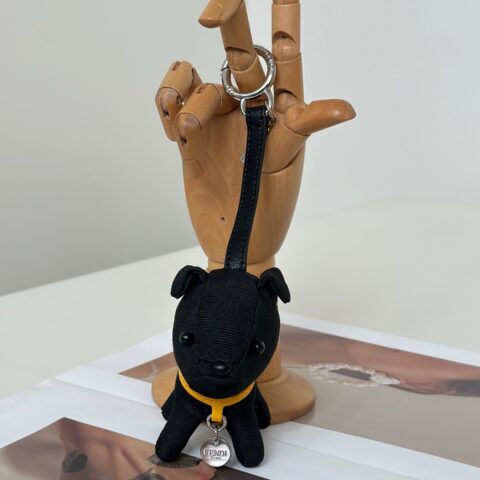 FENDI 小狗挂饰 款号:66817