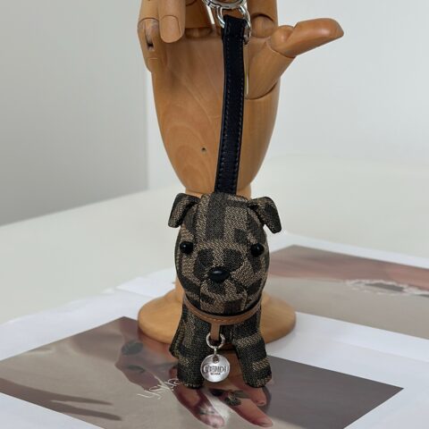 FENDI 小狗挂饰 款号:66817