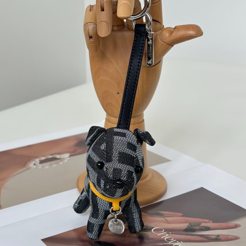 FENDI 小狗挂饰 款号:66817
