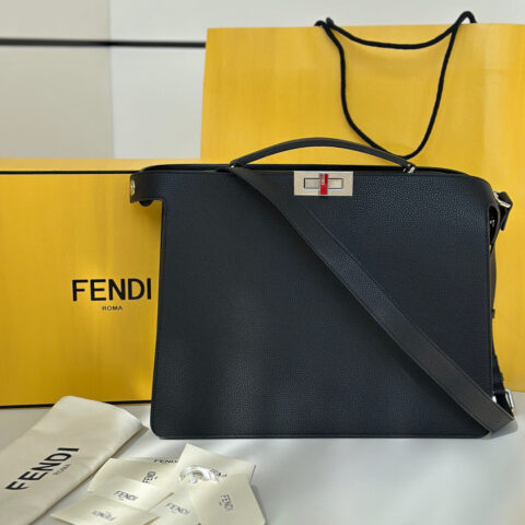 FENDI   新款男士peekaboo ISeeU手袋 款号；7VA529克