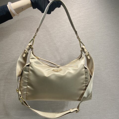 PRADA  1BC264探索包