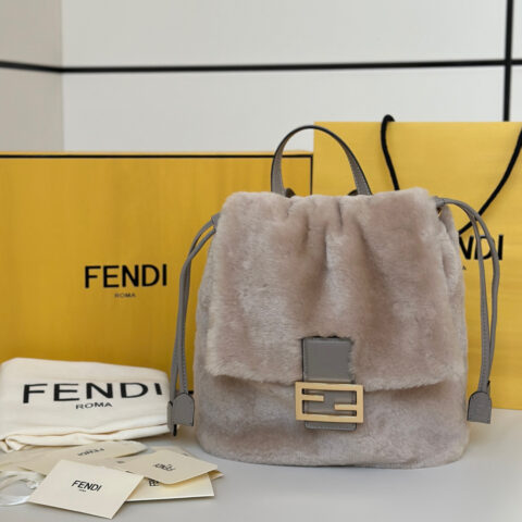 FENDI 新品羊毛🦙双肩包 款号:8695