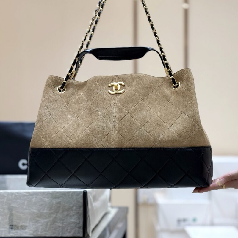 CHANEL 25A麂皮拼色Hobo👜 AS5657