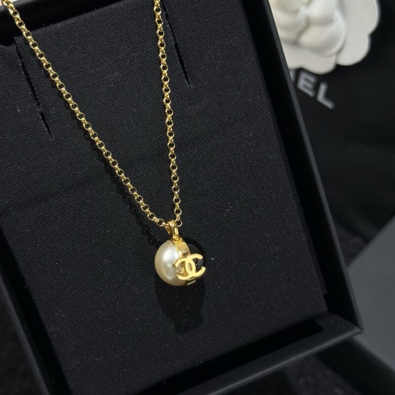 ❗️新品❗️ ☀️新款☑️ 香奈儿双C 金色半黑半白小球项链 ☀️