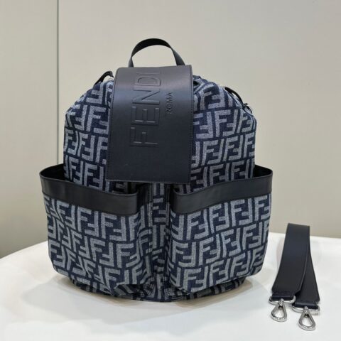 FENDI 中古老花双肩包超级大容量酷炫包 款号8583s兰