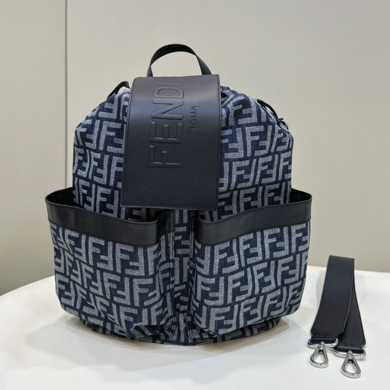 FENDI 中古老花双肩包超级大容量酷炫包 款号8583s兰