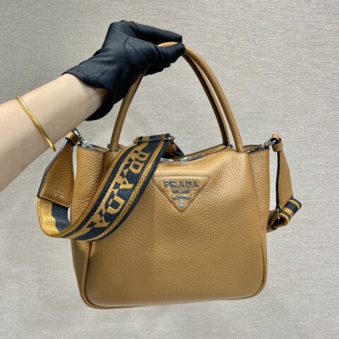 PRADA 新款双肩带 1BC145双肩带小号