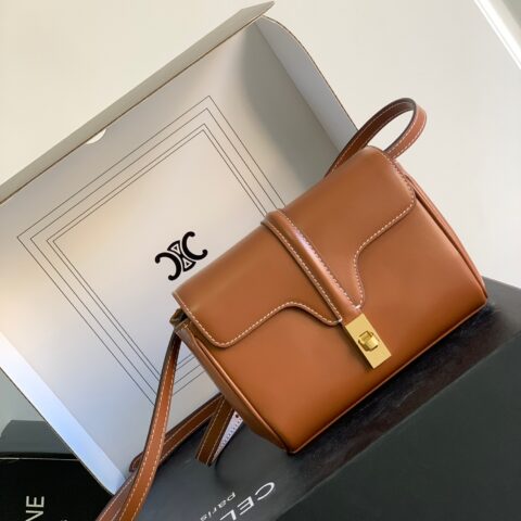 CELINE SOFT 16迷你光滑牛皮革手袋 编号：10L352