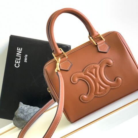 CELINE CUIR TRIOMPHE小号光滑小牛皮革波士顿包 型号：197582