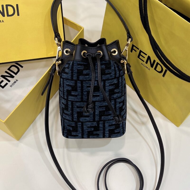 FENDI 专柜同款MON TRÉSOR水桶包 款号:8578