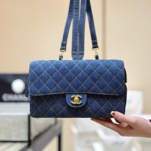 CHANEL 绝版高稀vintega 牛仔双肩包👜 A76828