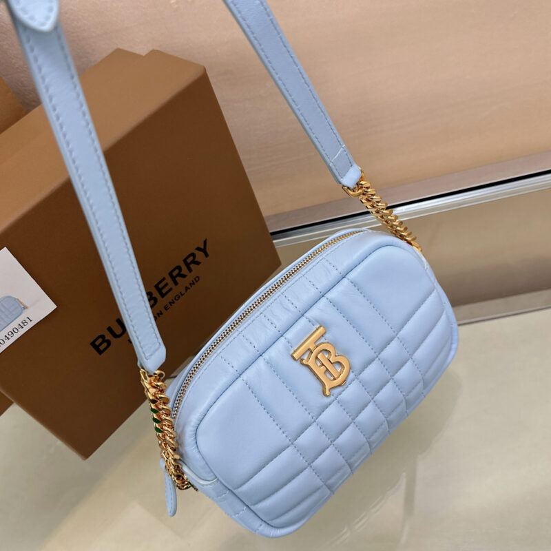 Burberry B家柔软别致的绗缝款「Lola – 萝纳相机包」