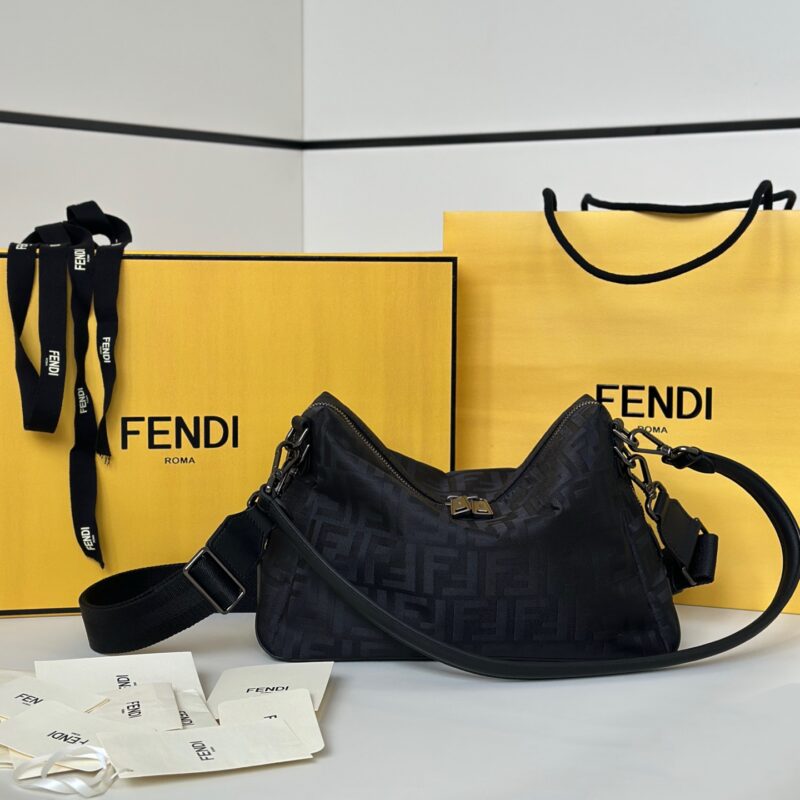 FENDI  新品Lui手袋 款号66811s