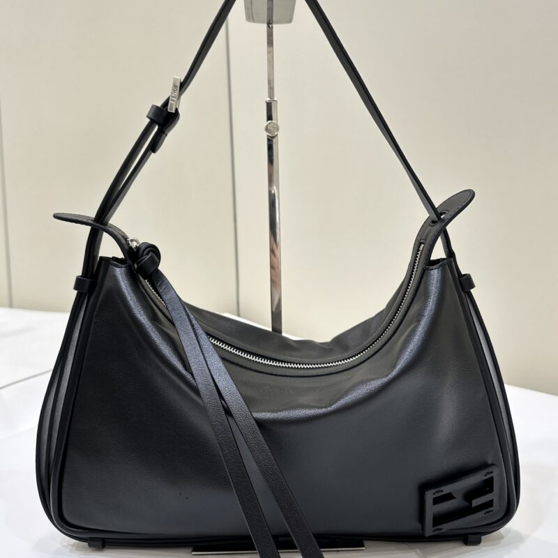 FENDI 新品Simply 款号8662AL