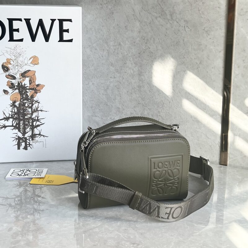 LOEWE 今年流行的横款版型 情侣款 0688