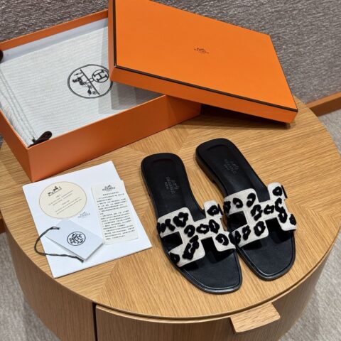 HERMES 181 Oran 拖鞋 颜色/Colour：图纸米色/Beige Espuisse/黑色/Nior