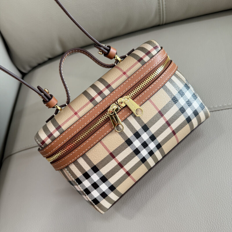 Burberry B家格纹 Vanity 包款