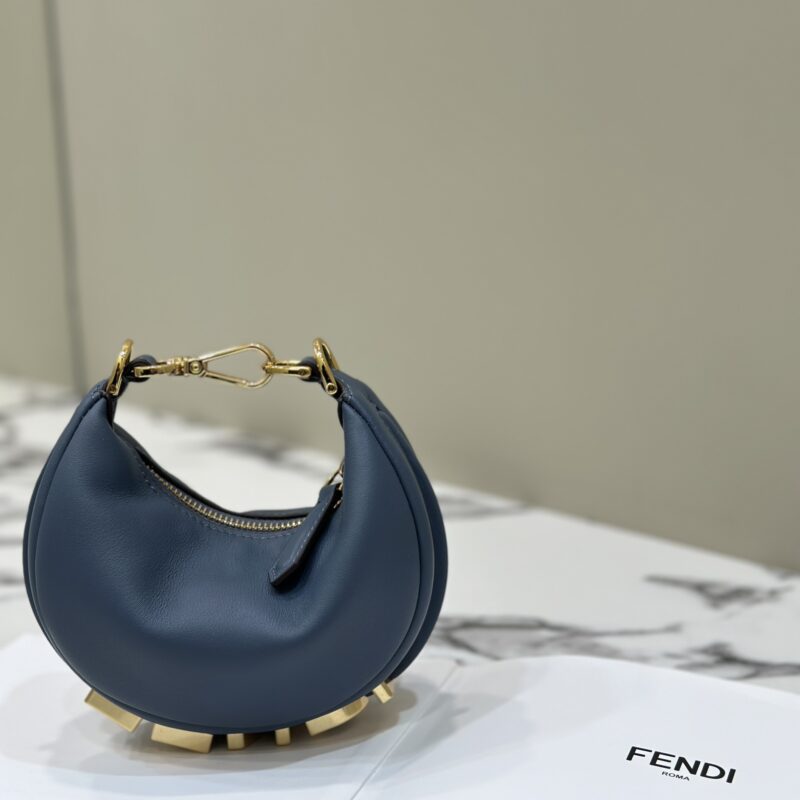 FENDI graphy迷你版、新一季腋下包 80056S灰蓝