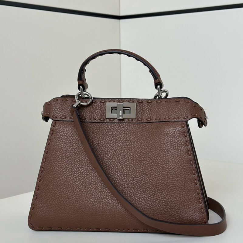FENDI 最新𝐏𝐄𝐄𝐊𝐀𝐁𝐎𝐎小号手袋 款号80133AM