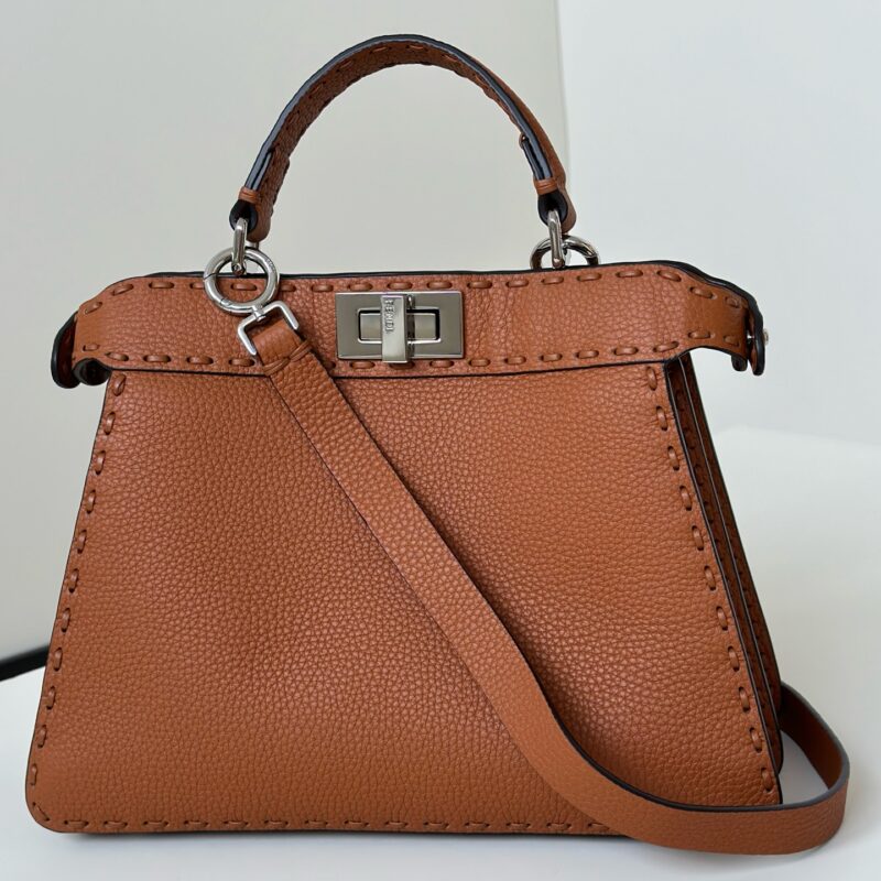 FENDI 最新𝐏𝐄𝐄𝐊𝐀𝐁𝐎𝐎小号手袋 款号80133