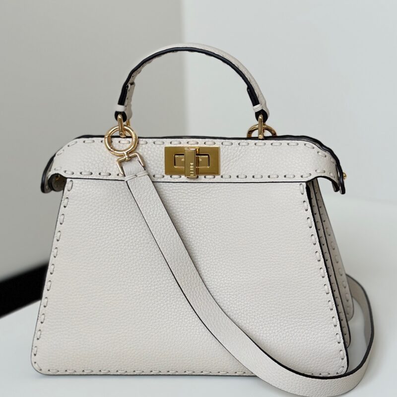 FENDI 最新𝐏𝐄𝐄𝐊𝐀𝐁𝐎𝐎小号手袋 款号80133