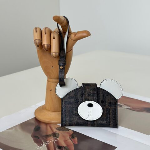FENDI 全新动物系列卡包挂件 款号 66816