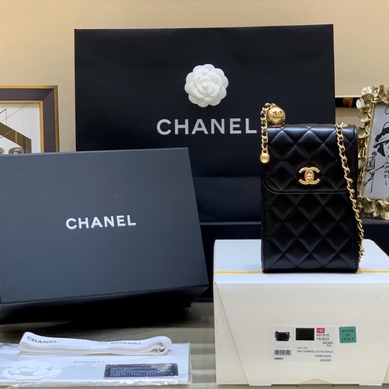 CHANEL 专柜最新大金珠手机包 编号AP1448