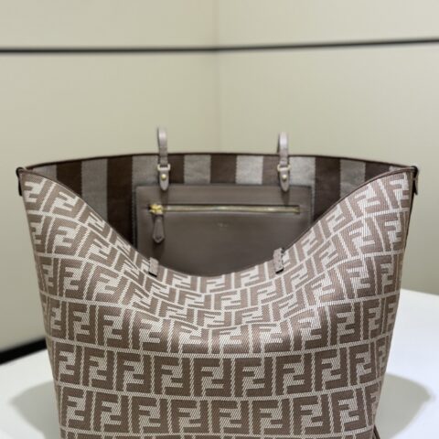 FENDI 新品 Roll 双面Tote 款号 8661CL灰