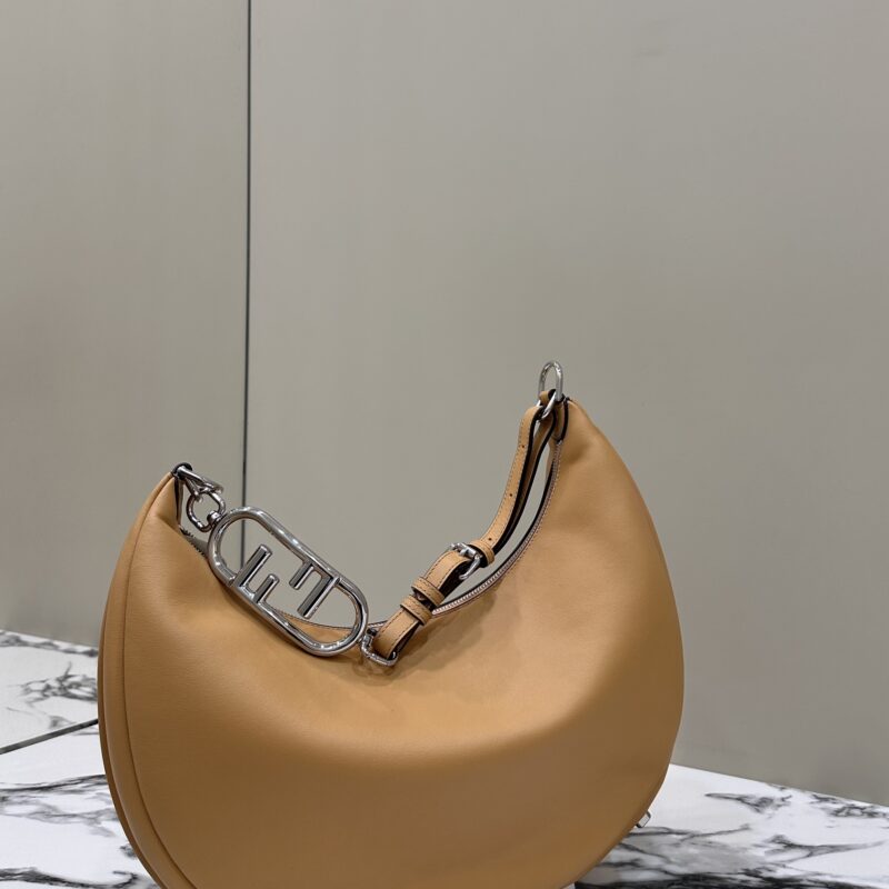 FENDI graphy款号:80136L杏