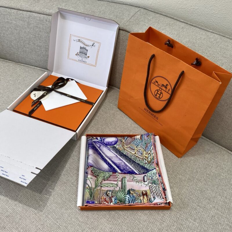 HERMES 『光之城90方巾』