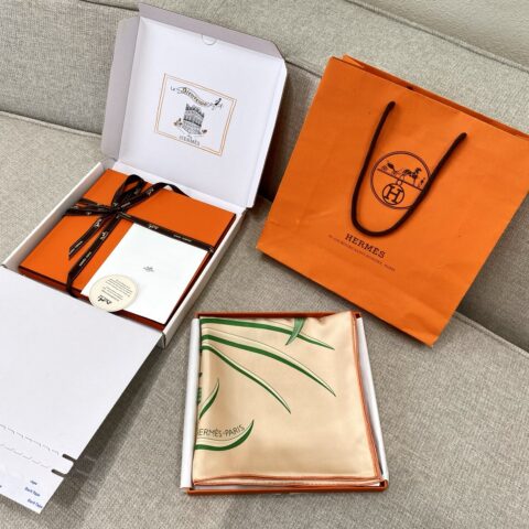 HERMES 『永生花束90方巾』