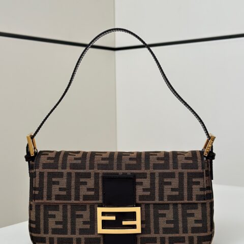 FENDI 最火的法棍金扣 款号:0185
