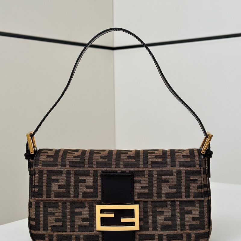 FENDI 最火的法棍金扣 款号:0185