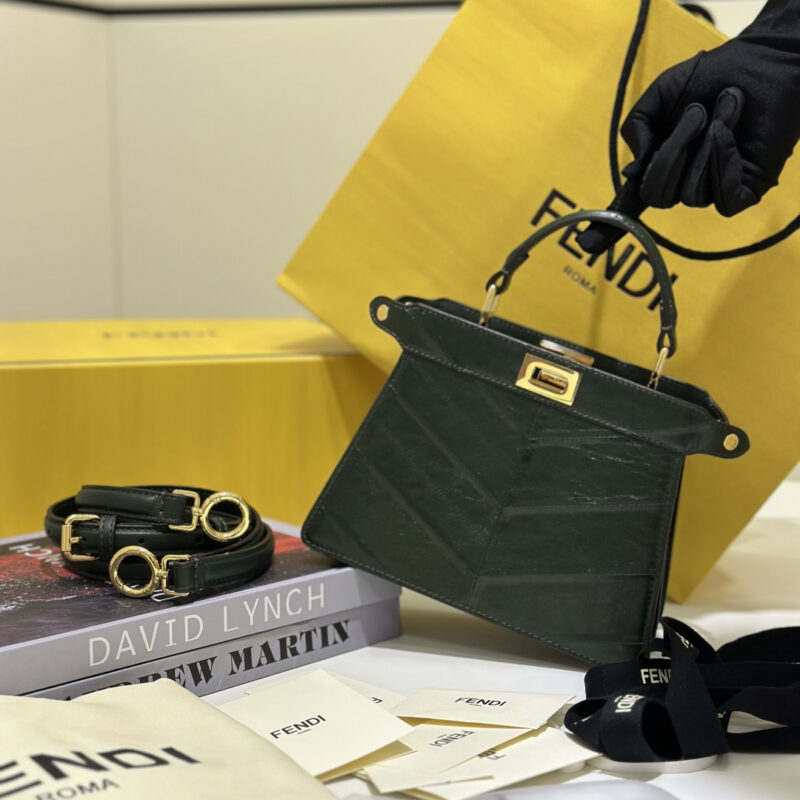 FENDI 全新系列ISeeU Petite 款号 8701