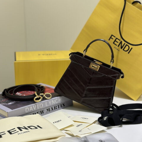 FENDI 全新系列ISeeU Petite 款号 8701